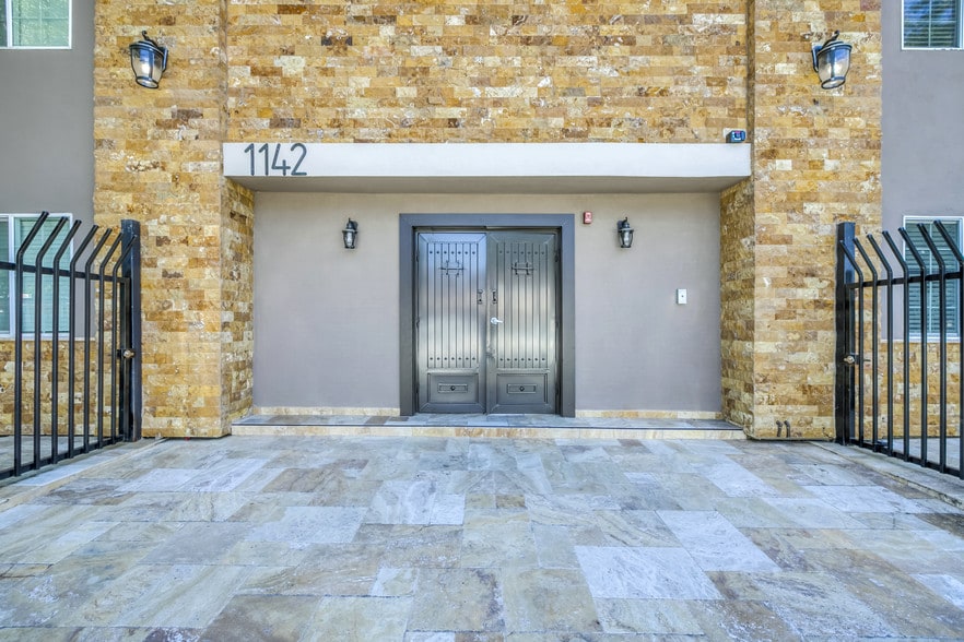 1142 N Sutter St, Stockton, CA for sale - Building Photo - Image 2 of 14