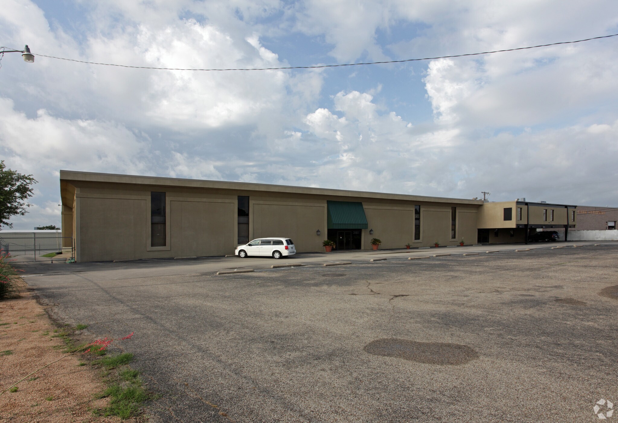 43084310 Wiley Post Rd, Addison, TX 75001 Office for Lease