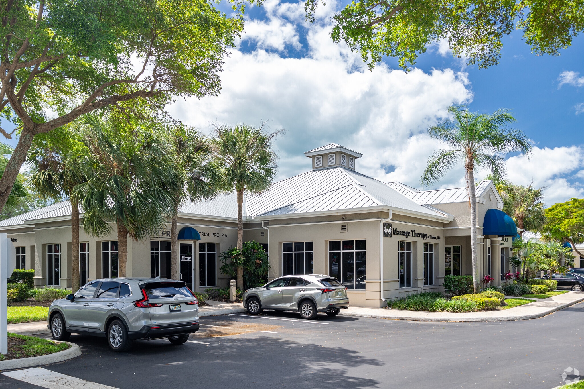 870 111th Ave N, Naples, FL for lease Primary Photo- Image 1 of 15
