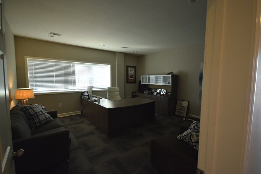 170 Commerce Rd, Conway, AR for lease - Building Photo - Image 2 of 11