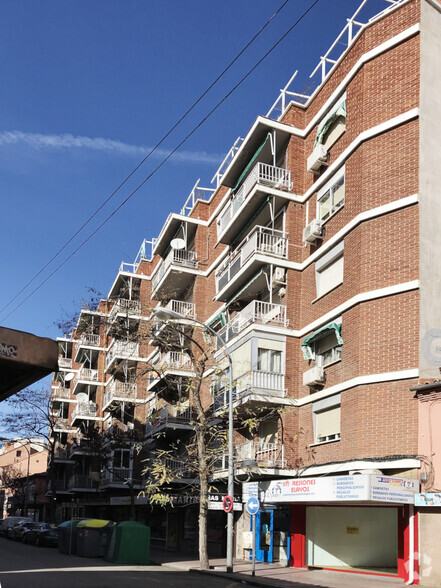 Calle Teniente Ruiz, 15, Alcalá De Henares, Madrid for lease - Building Photo - Image 2 of 3