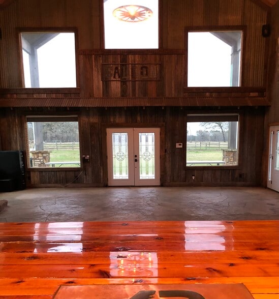 608 Farm to Market 1818 rd, Diboll, TX for sale - Interior Photo - Image 2 of 6