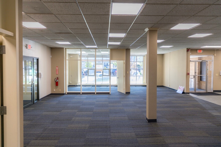 2-6 N Main St, Wallingford, CT for lease - Interior Photo - Image 2 of 16