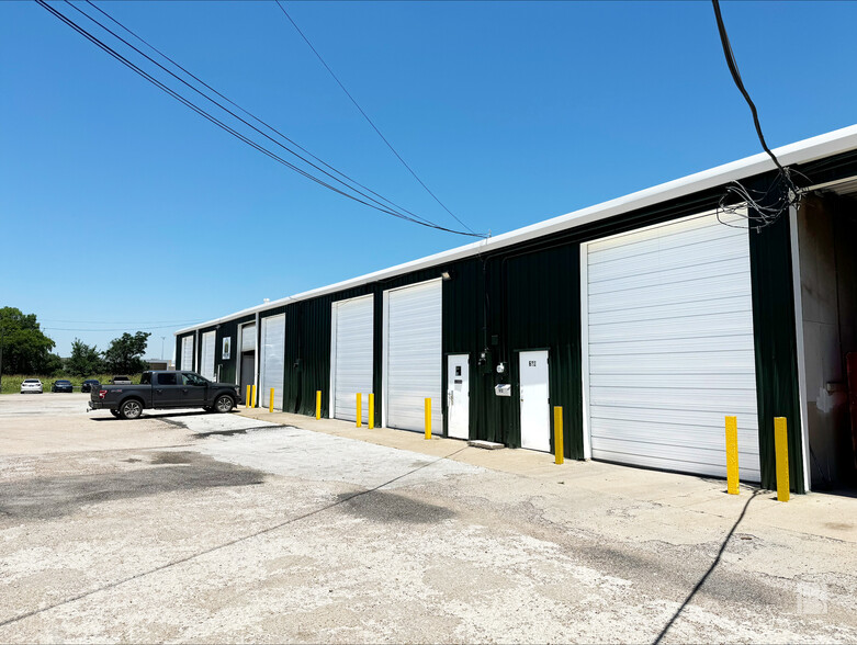 600-622 N Main St, Irving, TX for lease - Building Photo - Image 3 of 3