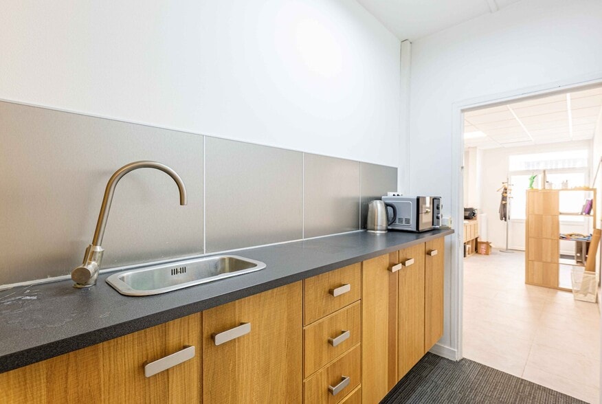 33 Rue Des Artistes, Paris for sale - Building Photo - Image 2 of 9