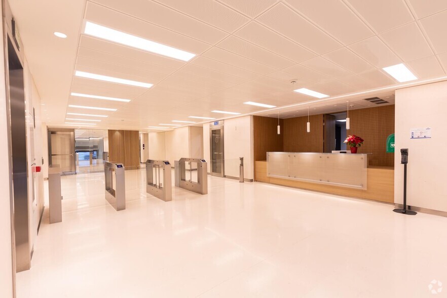 Calle de Velázquez, 34, Madrid, Madrid for lease - Building Photo - Image 3 of 3