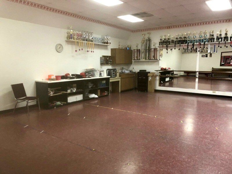 1075 Pyle Dr, Kingsford, MI 49802