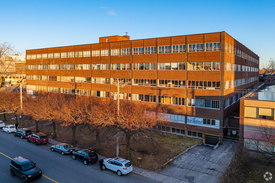 350 Rue De Louvain O, Montréal, QC for lease - Building Photo - Image 3 of 5