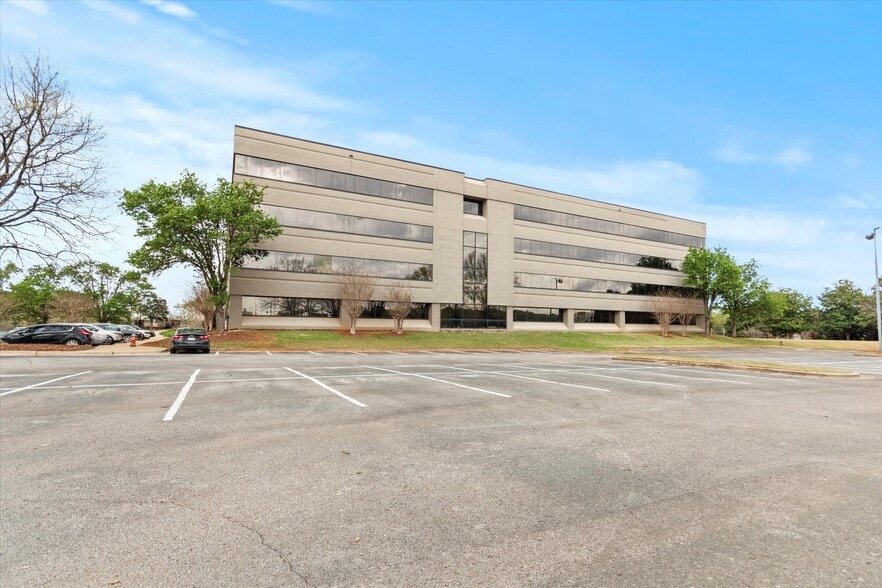 215 Wynn Dr, Huntsville, AL for sale - Building Photo - Image 3 of 15