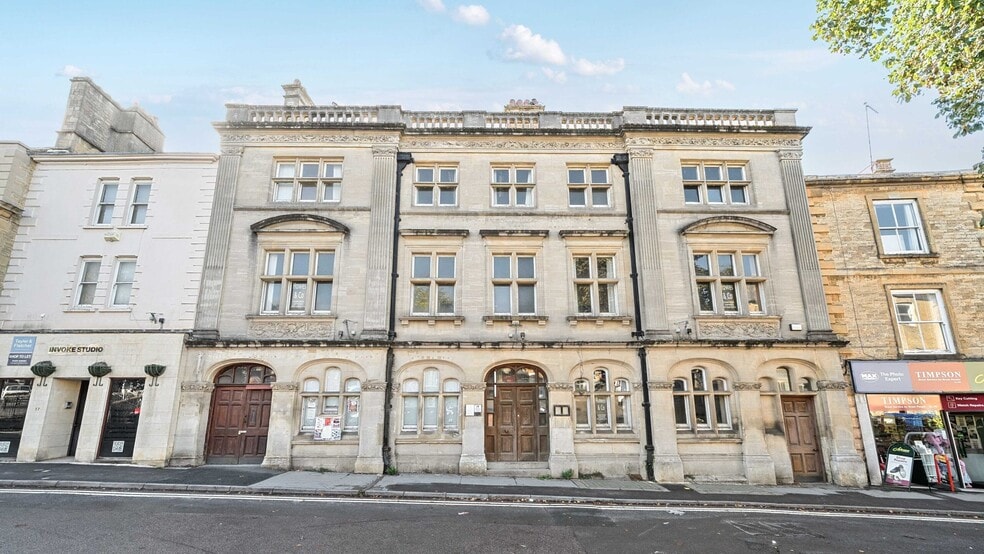 18-19 Market Pl, Chipping Norton for sale - Building Photo - Image 2 of 4