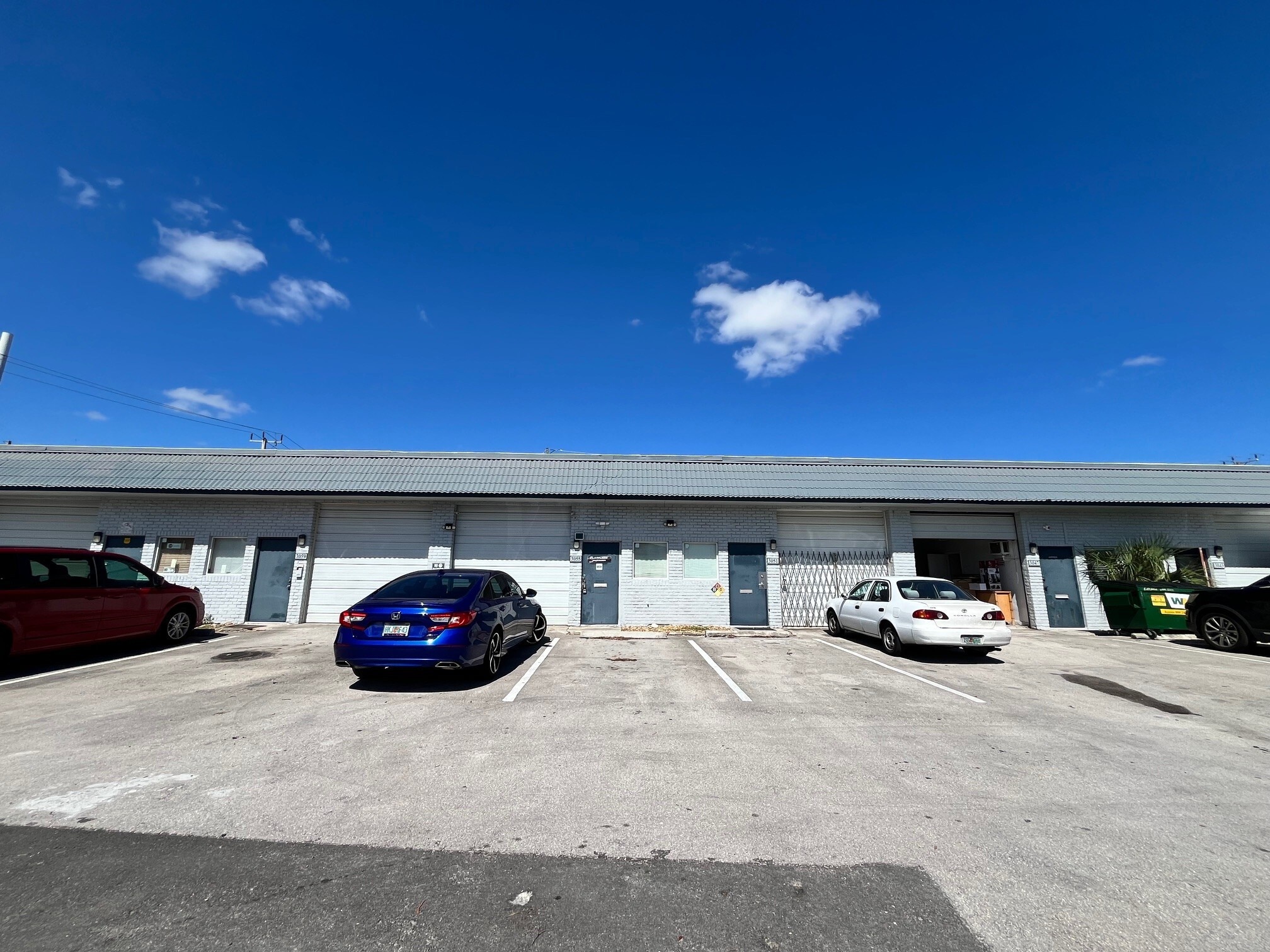 2696 NW 31st Ave, Lauderdale Lakes, FL for lease Building Photo- Image 1 of 2
