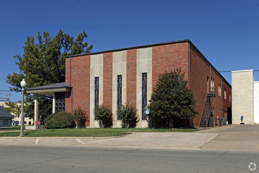 402 E Moses St, Cushing, OK for sale - Primary Photo - Image 1 of 1