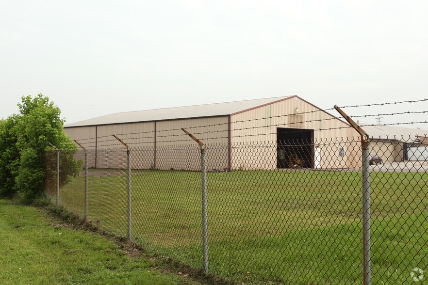 539 Champion Rd, Jeffersonville, IN for lease - Building Photo - Image 2 of 10