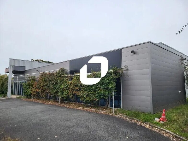 Flex in VILLENAVE-D'ORNON for sale - Building Photo - Image 1 of 16