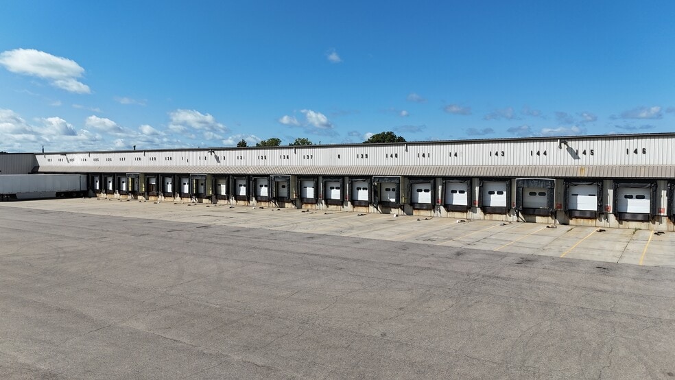 5542 W Grand River Ave, Lansing, MI for sale - Building Photo - Image 3 of 5