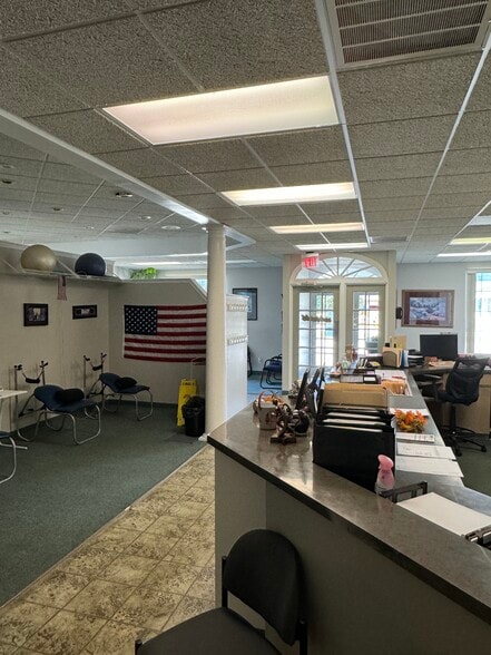 2601 Herritage st, Kinston, NC for sale - Interior Photo - Image 2 of 16