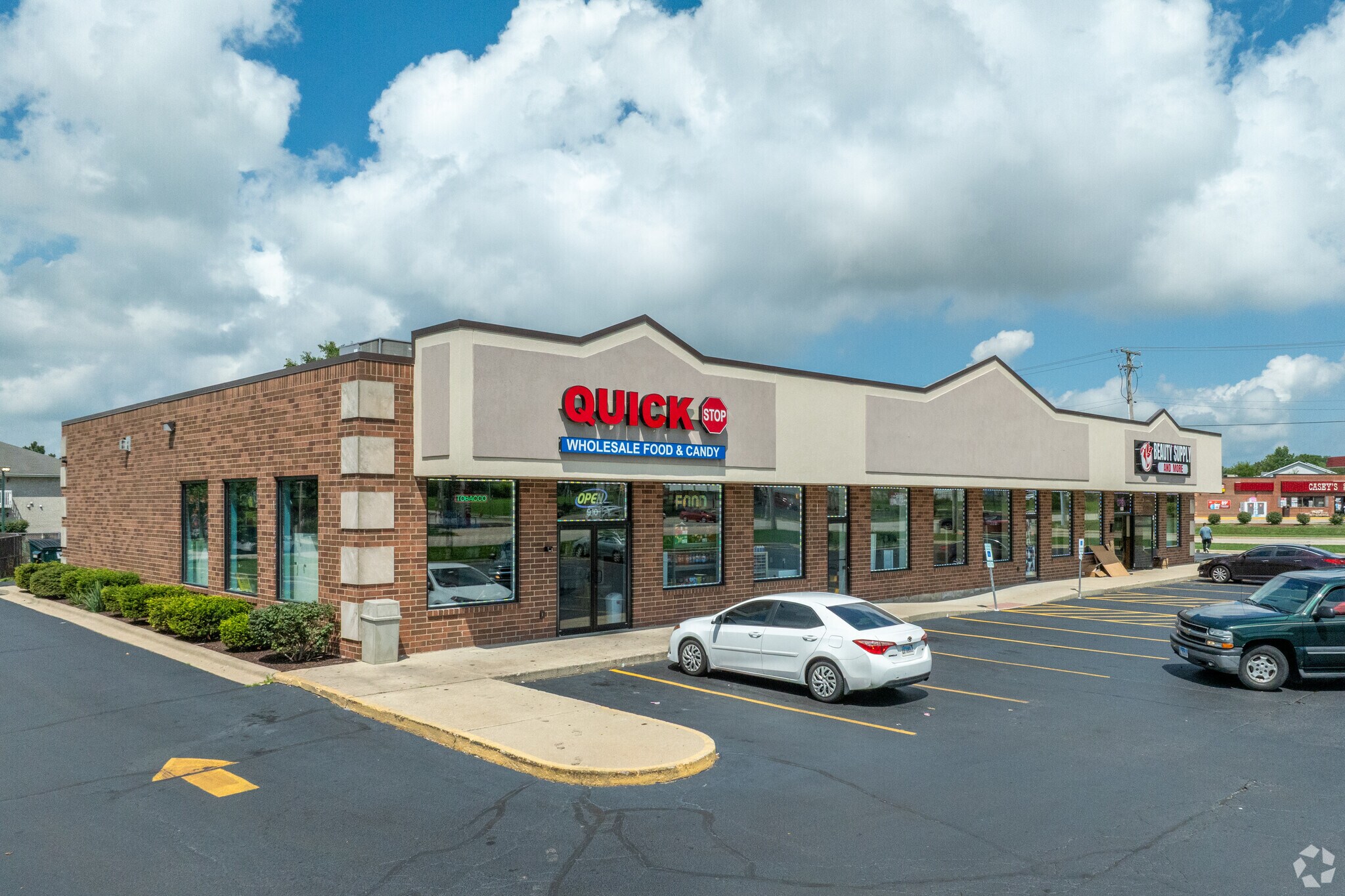 930 Pappas Dr, Dekalb, IL for sale Primary Photo- Image 1 of 1