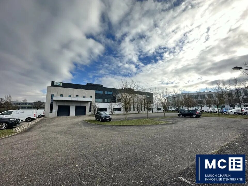 Location Entrepôt 133 m² à 379 m² - Photo 1
