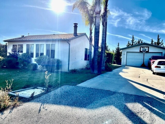 1401 La Loma Ave, Somis, CA for sale - Primary Photo - Image 1 of 18