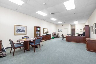 362-374 Western Hwy, Tappan, NY for lease Building Photo- Image 2 of 4