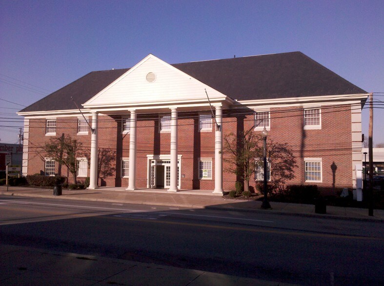 145 N Chestnut St, Ravenna, OH for lease - Building Photo - Image 1 of 1