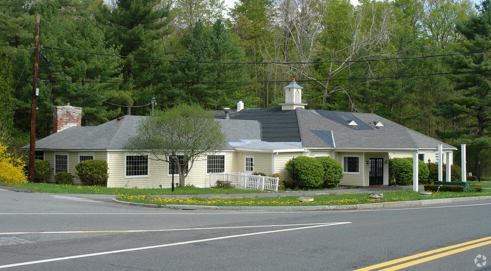 1161 Cold Spring Rd, Williamstown, MA for lease - Building Photo - Image 2 of 5