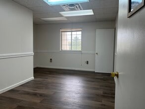 8221-8237 E Washington St, Chagrin Falls, OH for lease Building Photo- Image 1 of 6