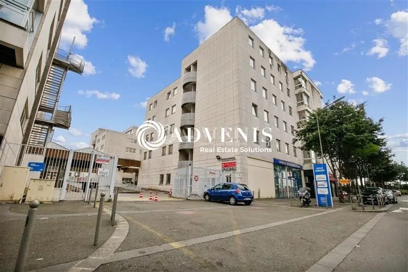 Office in Garges-lès-Gonesse for lease Building Photo- Image 1 of 4