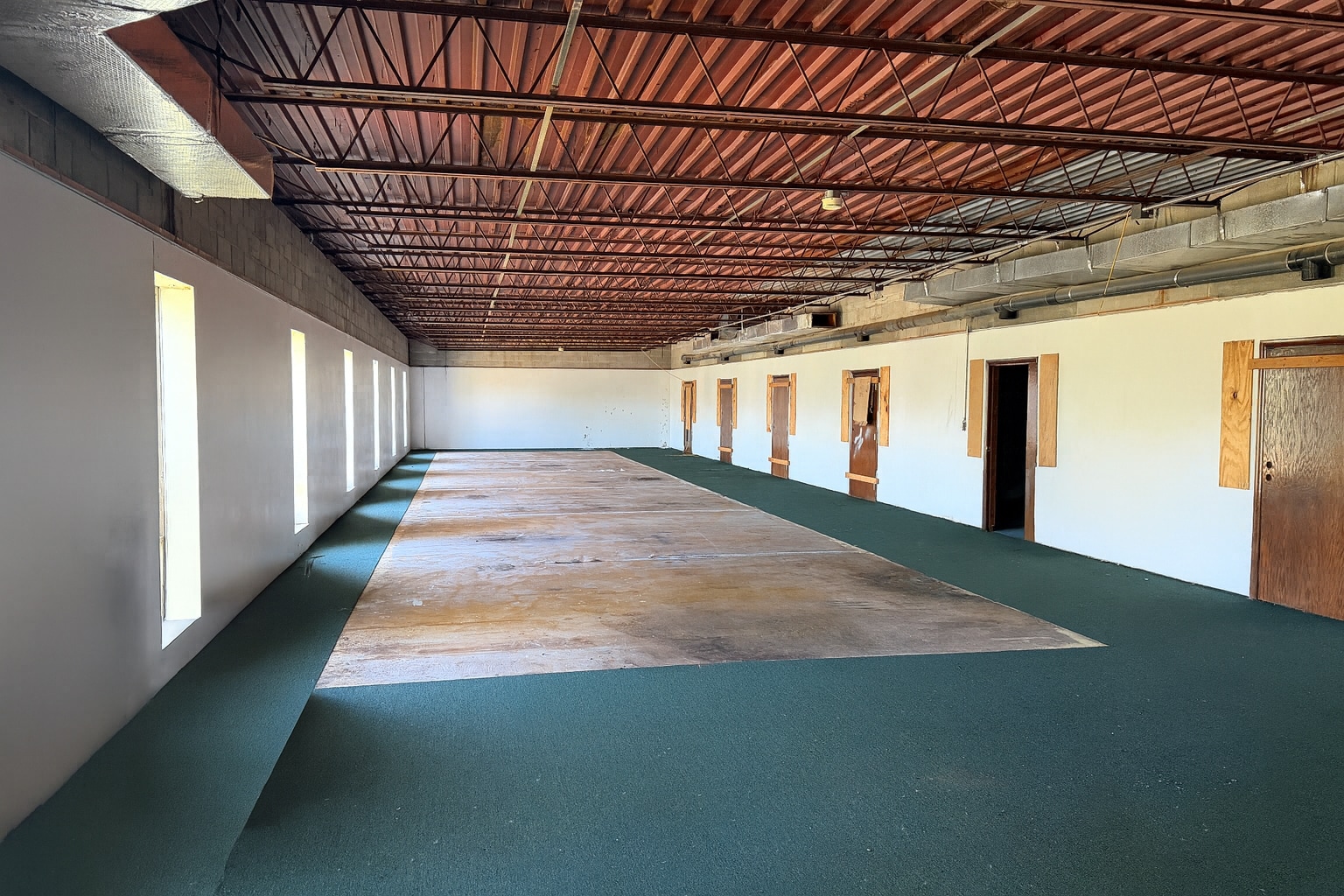 5300 E Main St, Whitehall, OH for lease Interior Photo- Image 1 of 2