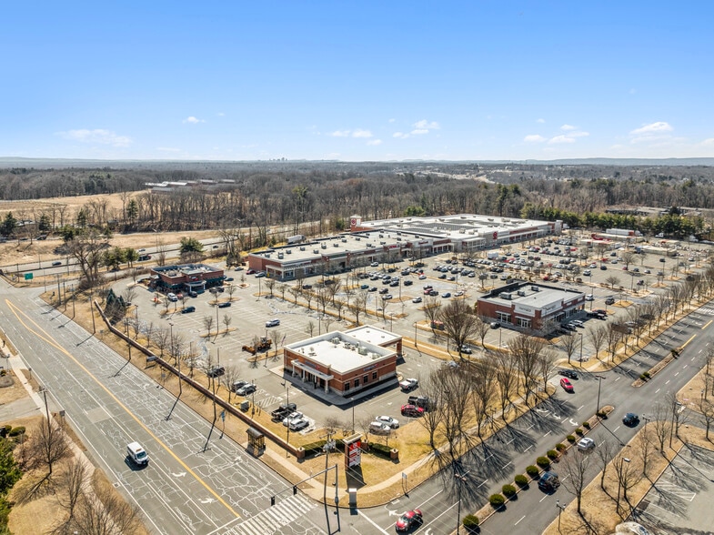 Kennedy Marketplace portfolio sale portfolio of 3 properties for sale on LoopNet.com - Building Photo - Image 3 of 5