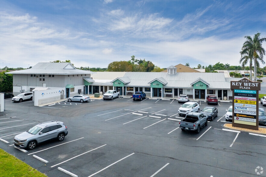 13141 McGregor Blvd, Fort Myers, FL for lease - Building Photo - Image 2 of 5