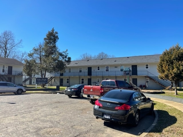 3893 Pikes Peak Ave, Memphis, TN for sale - Building Photo - Image 2 of 18