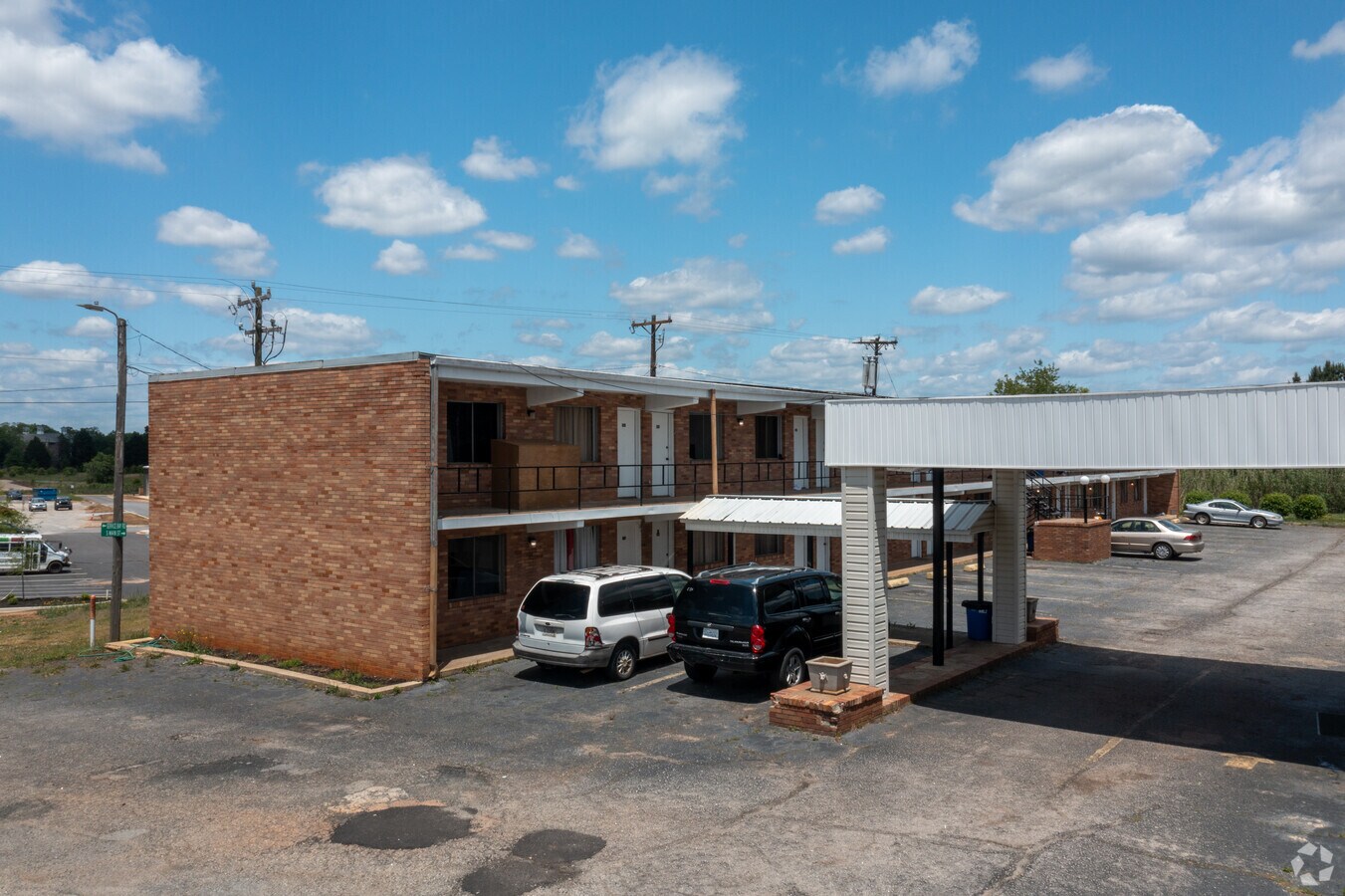 215 S Main St, Mauldin, SC 29662