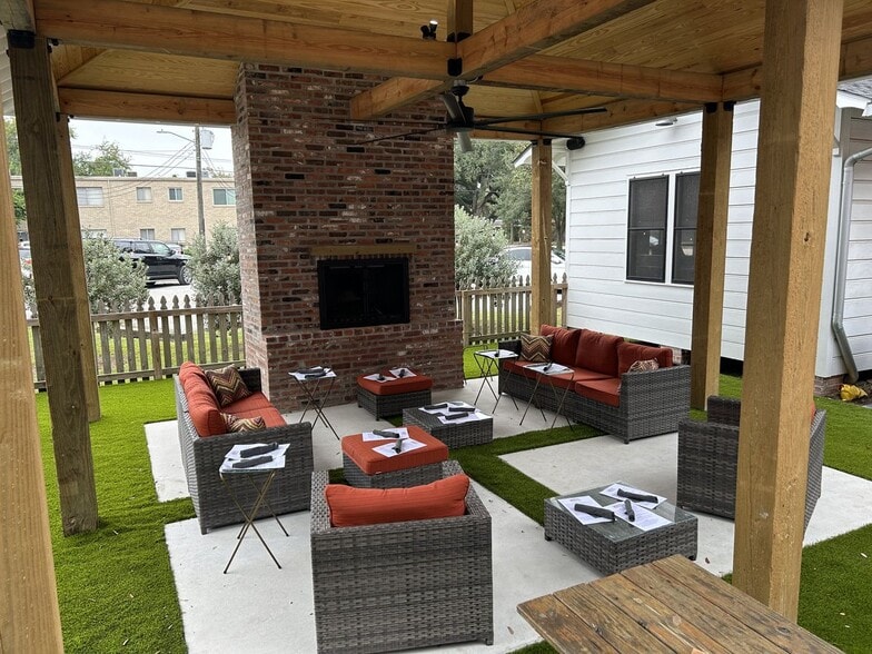 117 S College Rd, Lafayette, LA for lease - Building Photo - Image 2 of 11