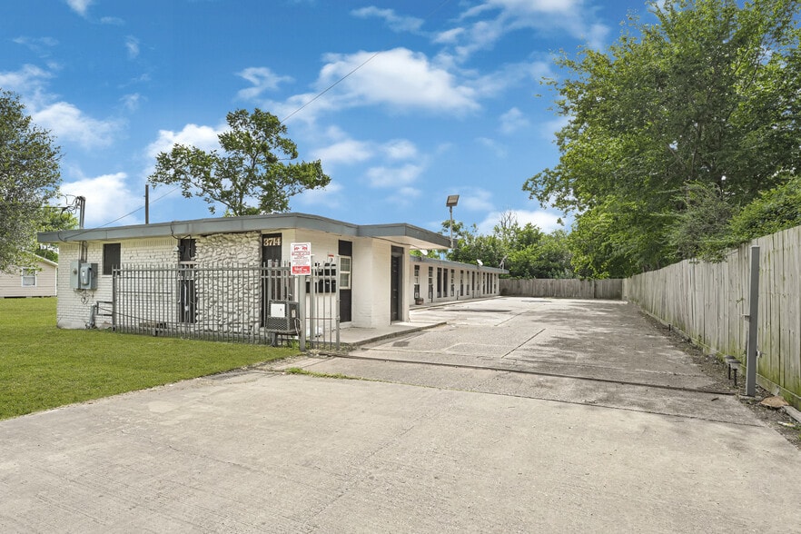 3714 Dabney St, Houston, TX for sale - Building Photo - Image 1 of 17