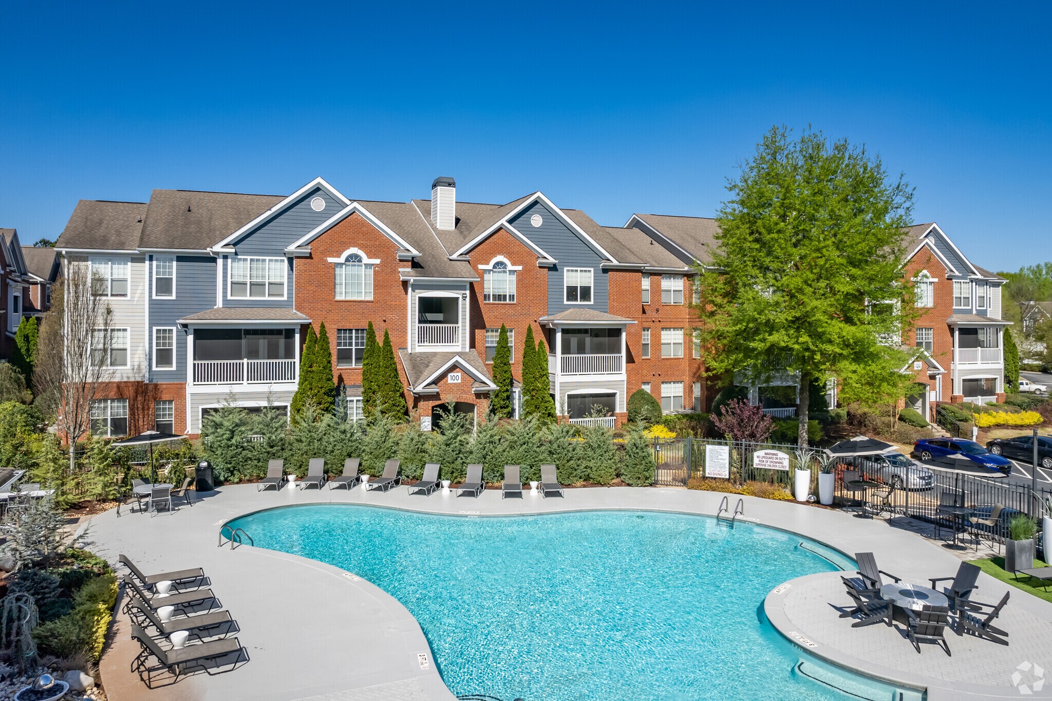 100 Woodlawn Park Dr, McDonough, GA for sale Primary Photo- Image 1 of 1