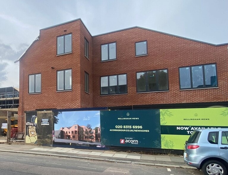 13 Bellingham Rd, London, SE6 2PN