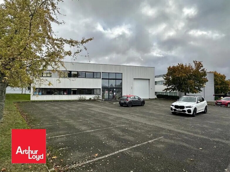 Office in Chartres for lease - Building Photo - Image 1 of 4