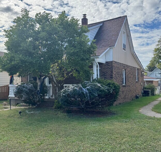 2122 Napoleon St, Indianapolis, IN for sale - Primary Photo - Image 1 of 1