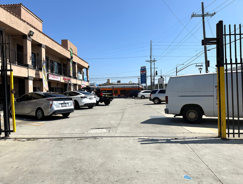 4376 S Western Ave, Los Angeles, CA for sale - Building Photo - Image 3 of 9