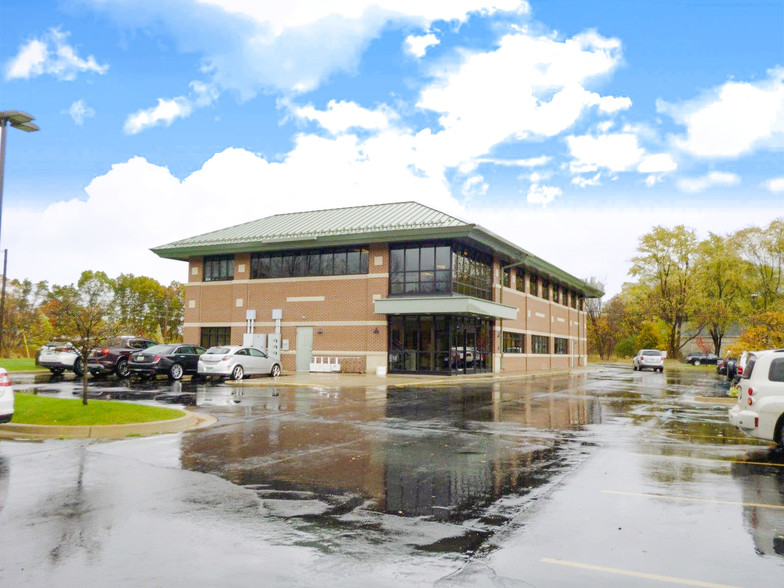 1435 N Milford Rd, Milford, MI for sale - Primary Photo - Image 1 of 1