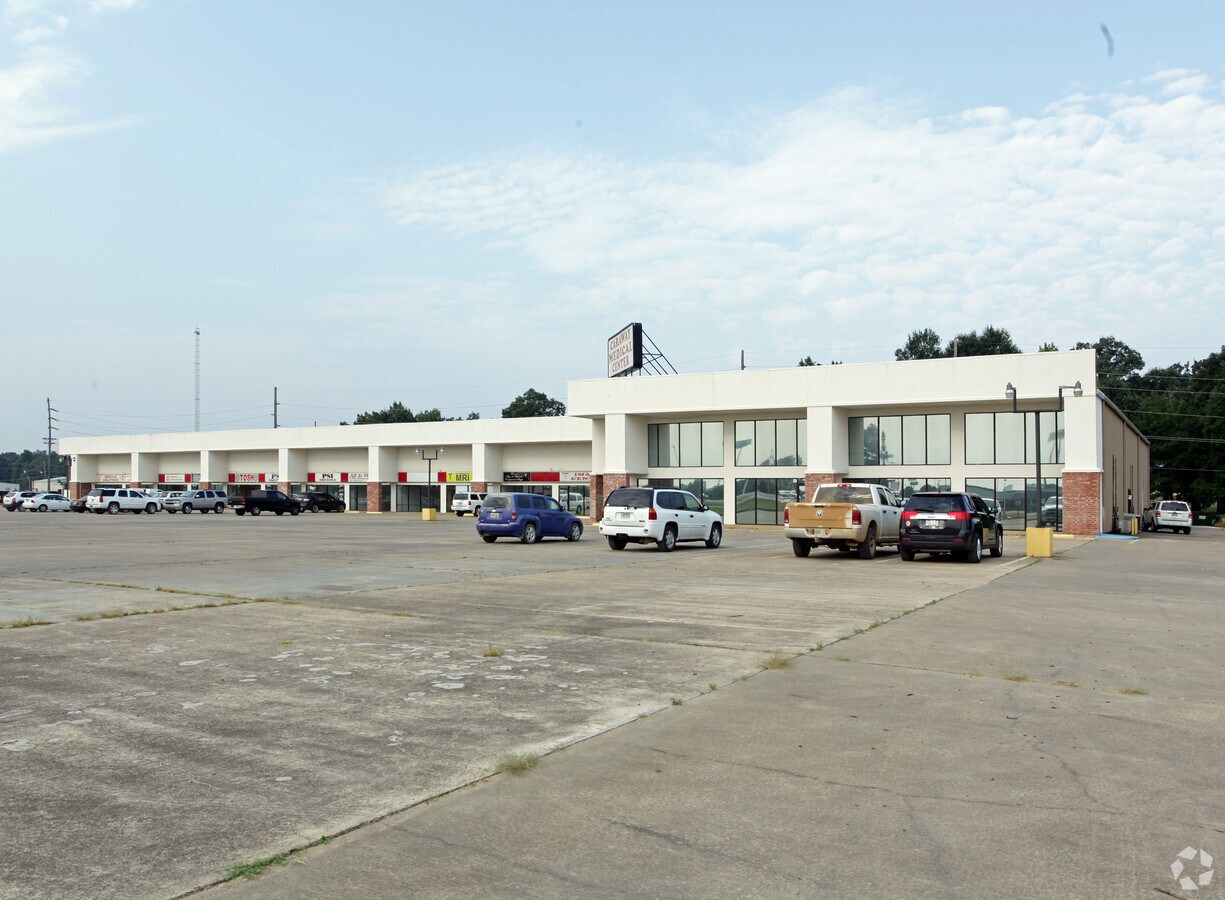 2929 S Caraway Rd, Jonesboro, AR 72401