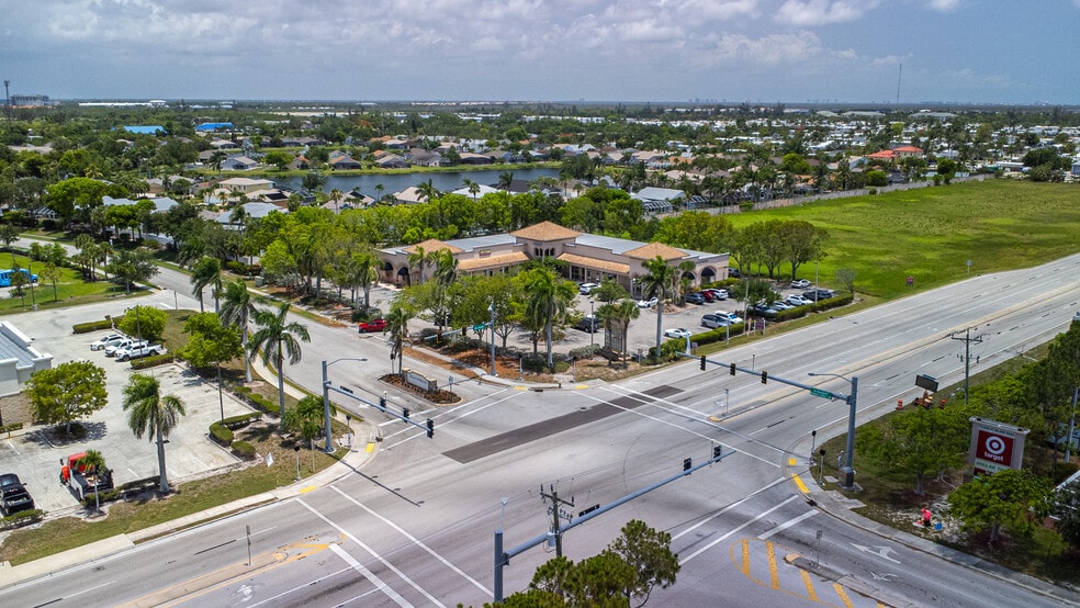 15751 San Carlos Blvd, Fort Myers, FL for lease - Building Photo - Image 3 of 18