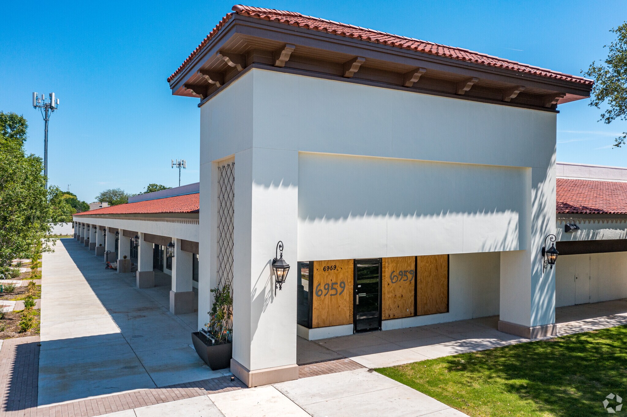 7007 Arapaho Rd, Dallas, TX 75248 Hillcrest Village