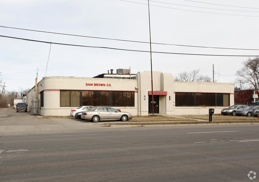 19270 W 8 Mile Rd, Southfield, MI for lease - Building Photo - Image 3 of 3