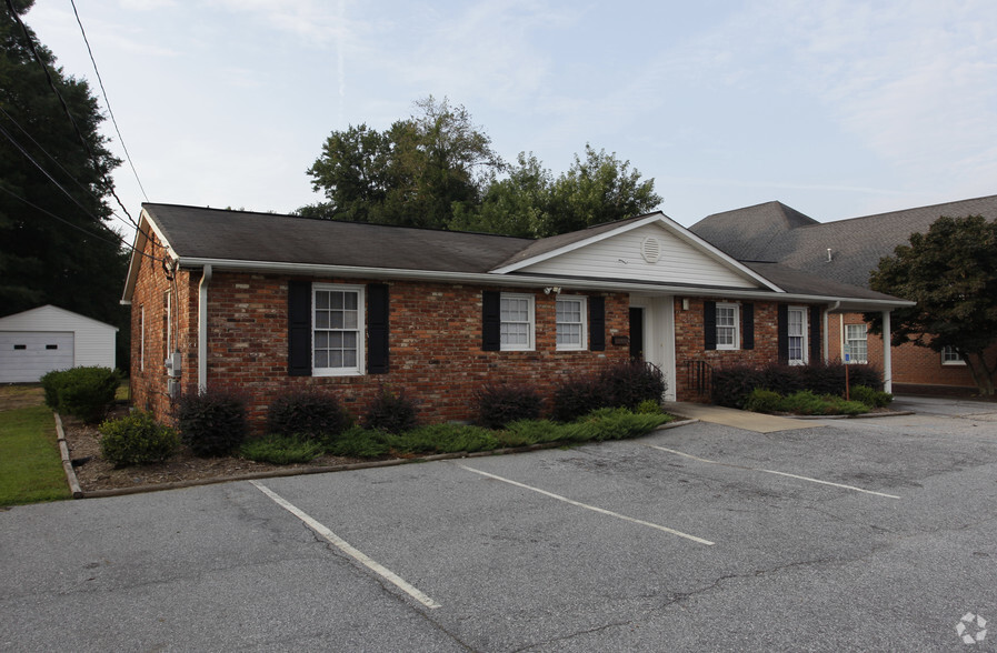 1209 John B White Sr Blvd, Spartanburg, SC 29306 | LoopNet