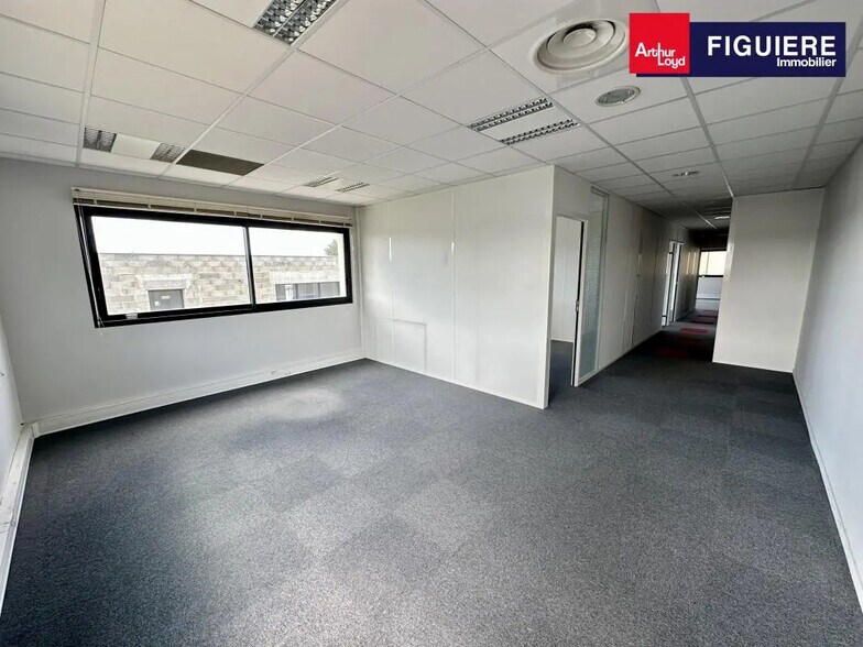 335 Rue Serpentine, Éguilles for sale - Building Photo - Image 2 of 8