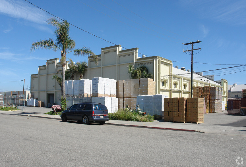 1000 Factory Ln, Oxnard, CA for sale - Building Photo - Image 3 of 7