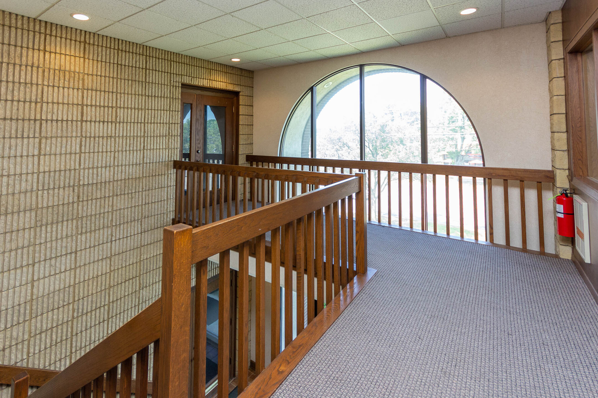 3040 W Market St, Fairlawn, OH for lease Interior Photo- Image 1 of 11