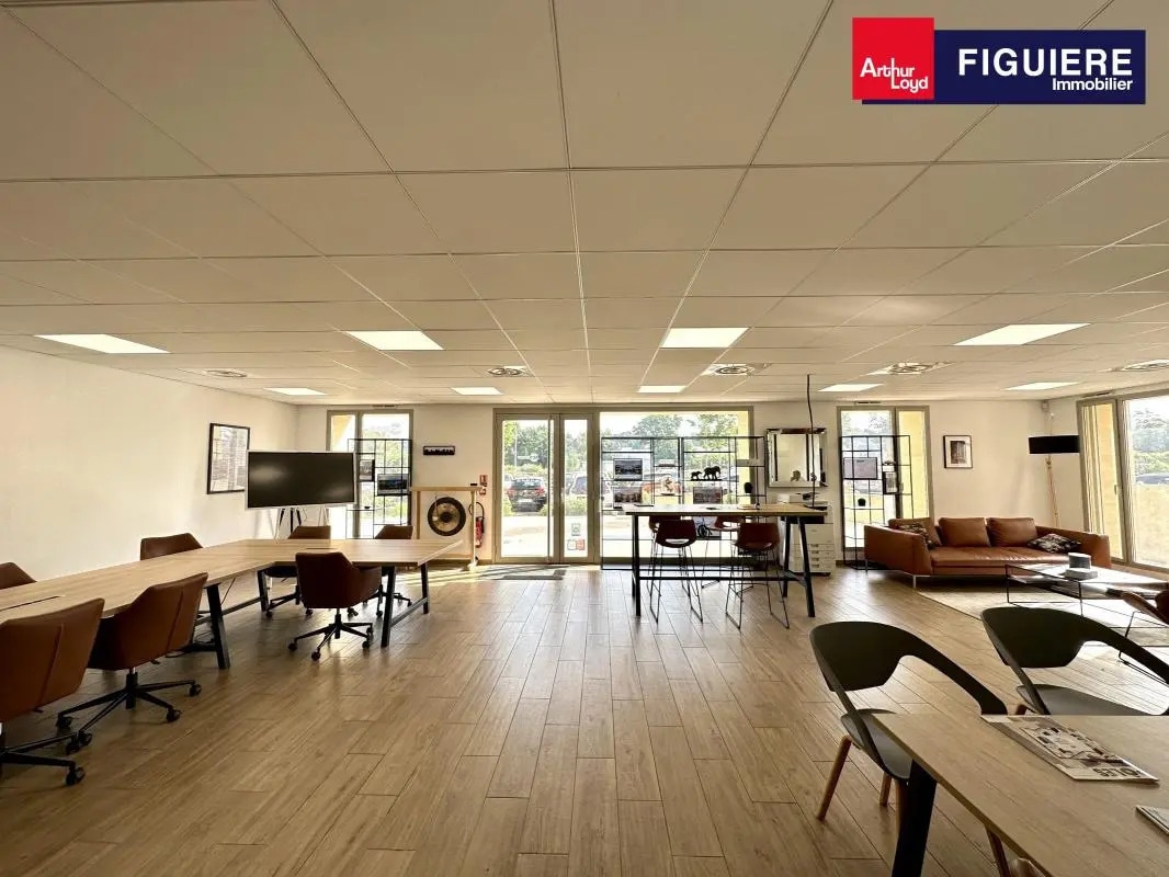 140 Avenue Du Douze Juillet 1998, Aix-en-Provence for sale Interior Photo- Image 1 of 10